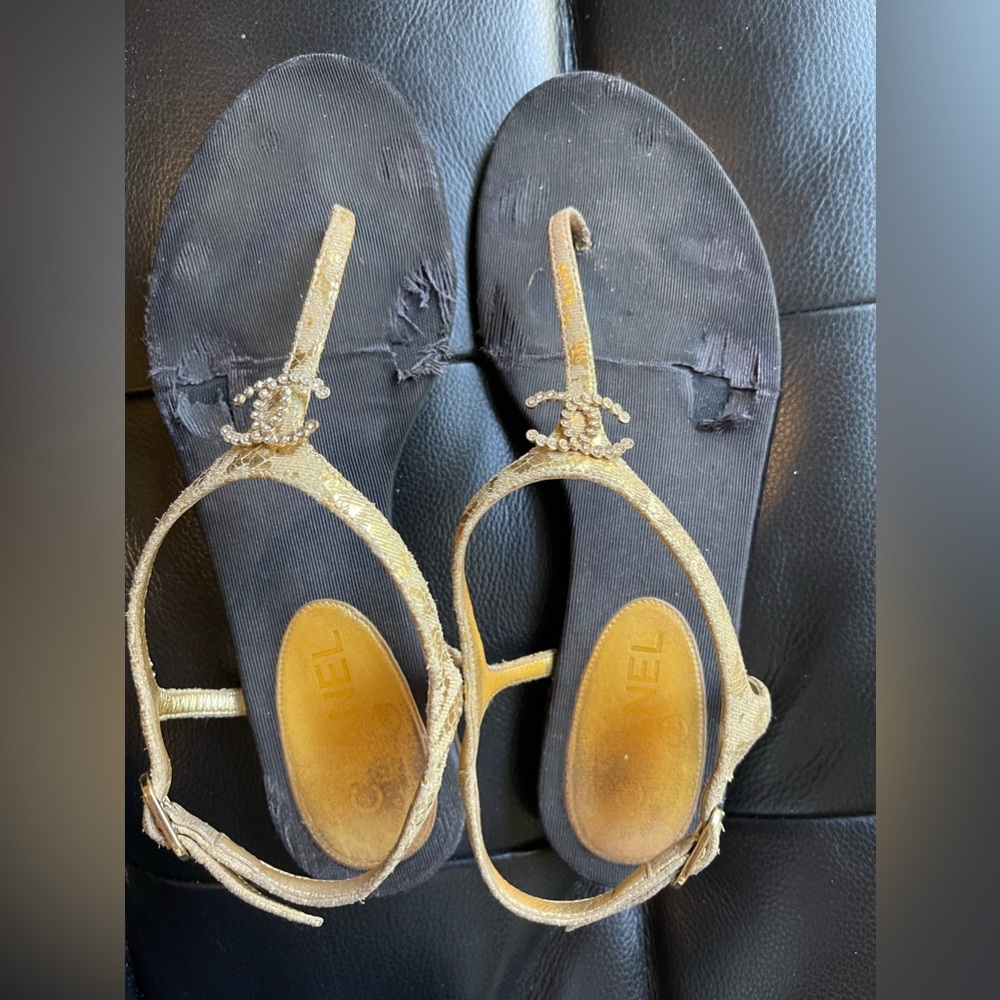 Chanel CC logo sandals